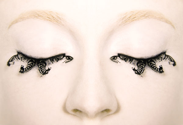 paperself-eyelashes-horse